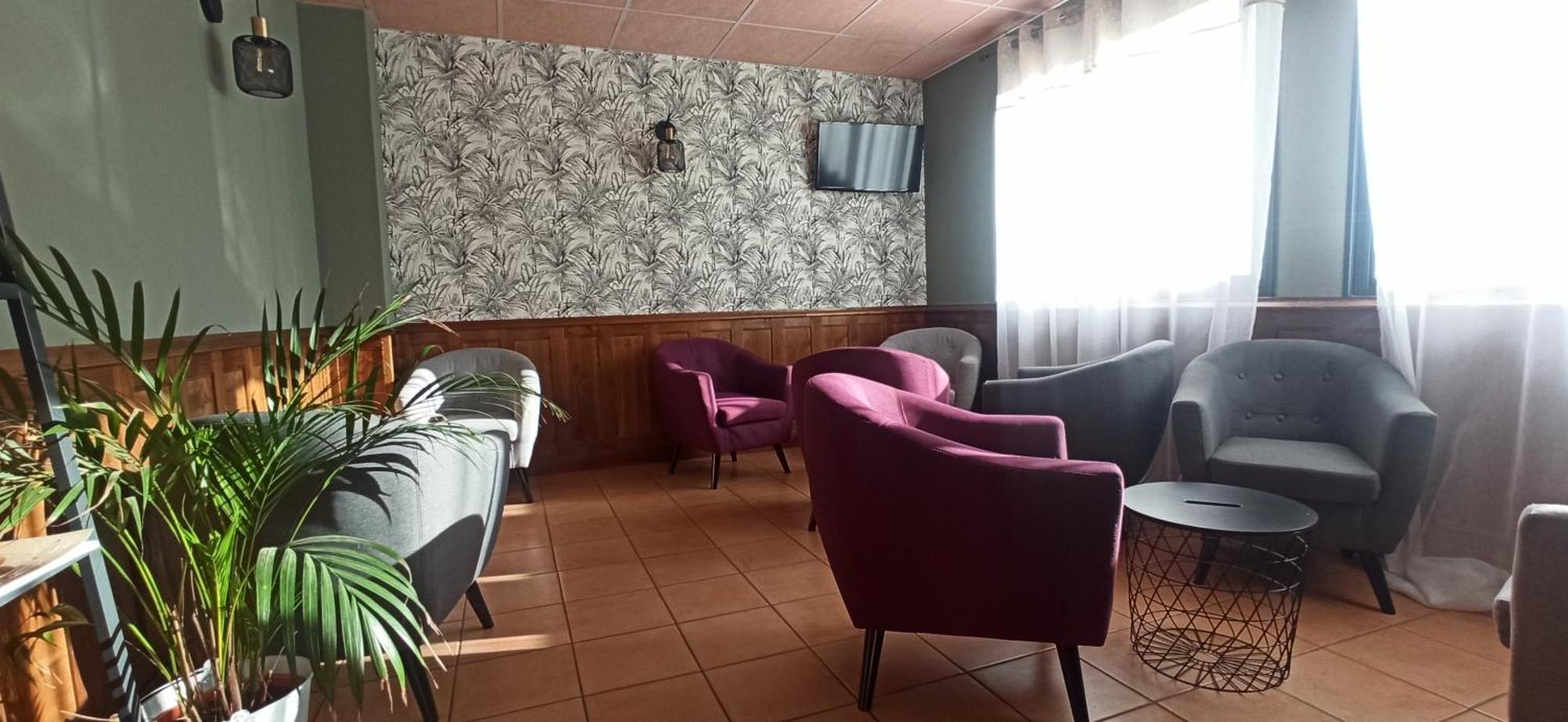 Hotel Restaurant Logis La Meridienne Anglards de Saint Flour المظهر الخارجي الصورة