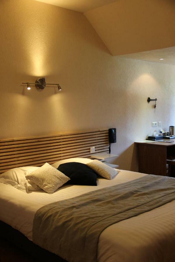 Hotel Restaurant Logis La Meridienne Anglards de Saint Flour المظهر الخارجي الصورة