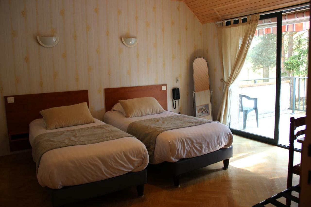 Hotel Restaurant Logis La Meridienne Anglards de Saint Flour المظهر الخارجي الصورة